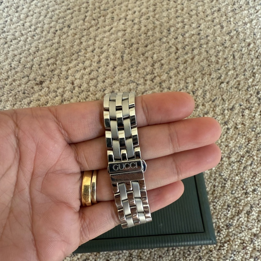 Gucci Black Dial Silver Women’s Watch - Picture 9 of 11